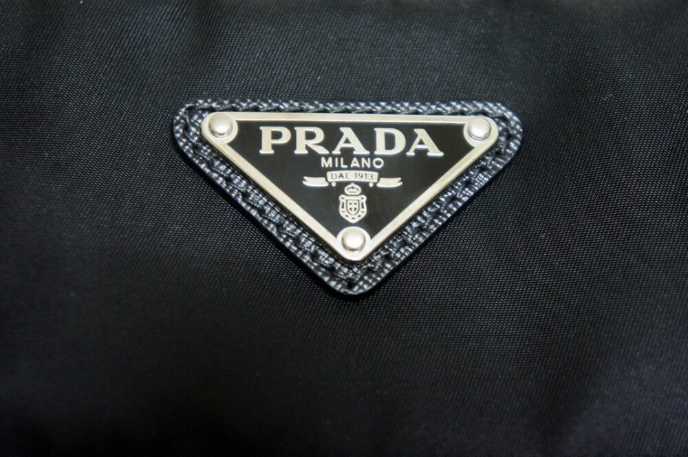 prada lógó