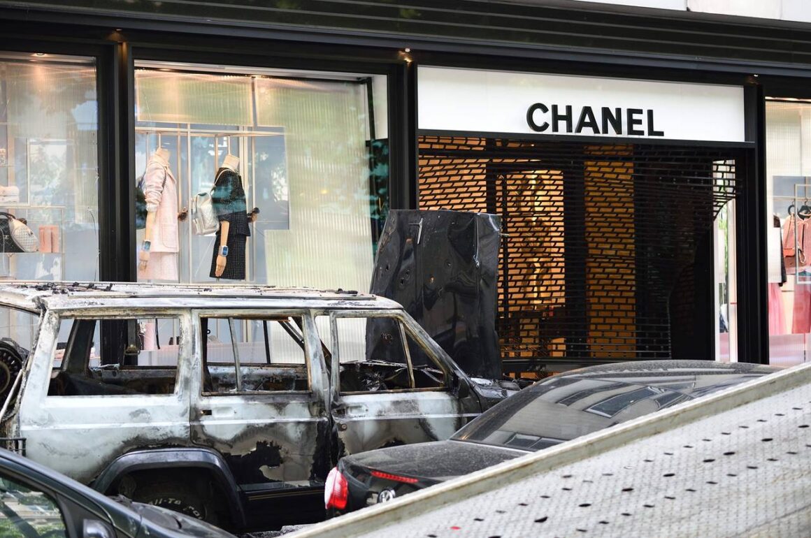 Þjófnaður í Chanel Boutique