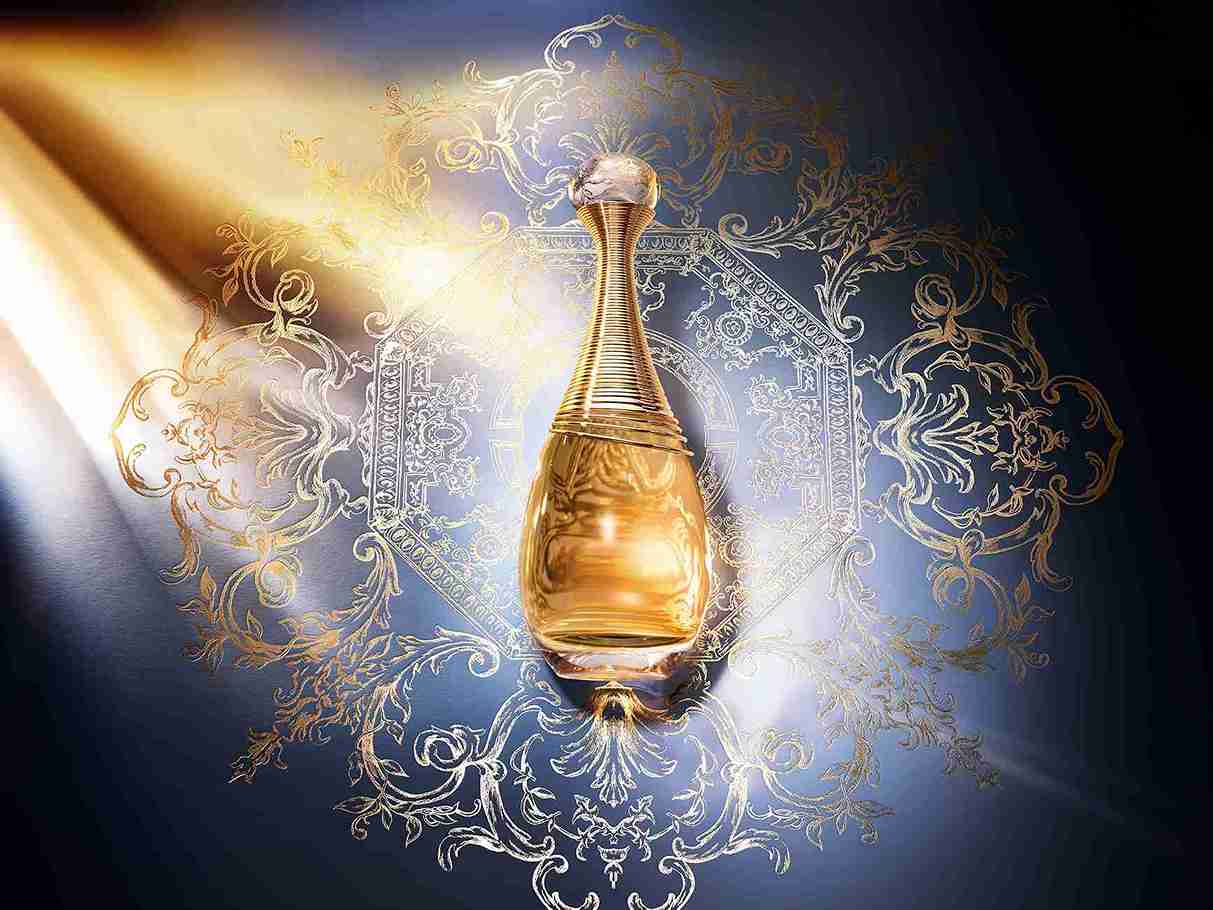 Aðlaðandi ilmur sem kona getur borið Dior