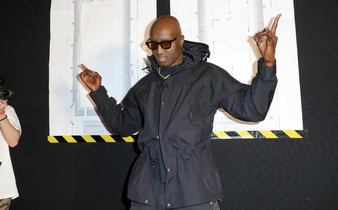 Fatamerkið Off White Hver á það