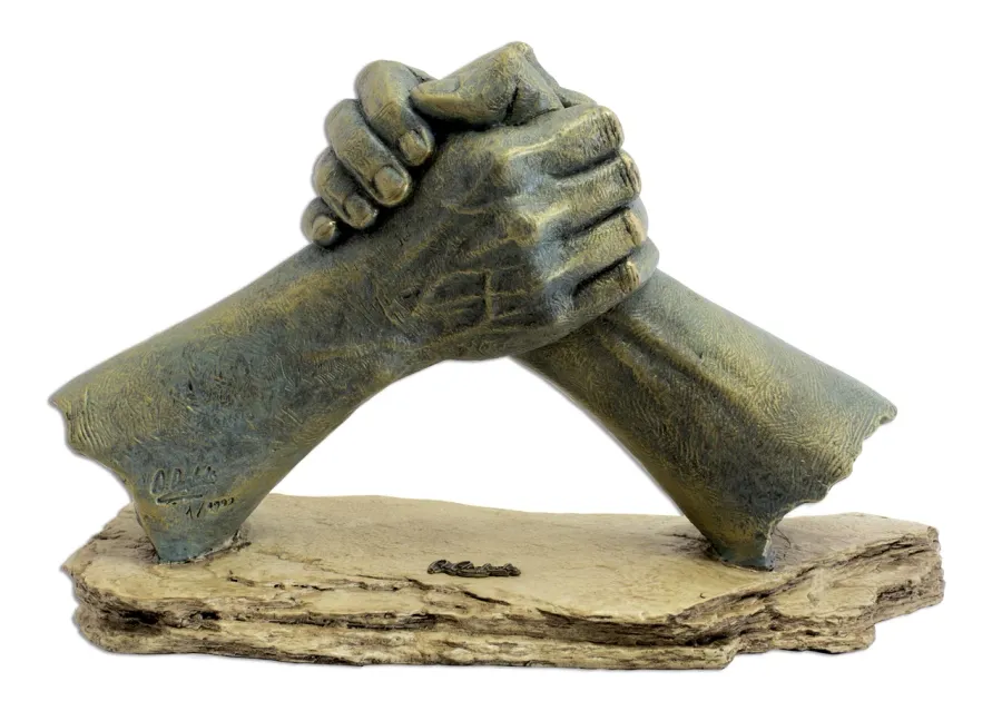 Hvað á að kaupa fyrir 15 ára afmæli fyrirtækisins