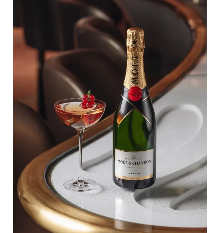 Hvað kostar flaska af Moet kampavíni?