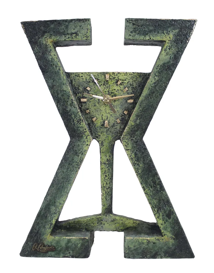 Klukka fyrir 15 ára afmæli fyrirtækisins