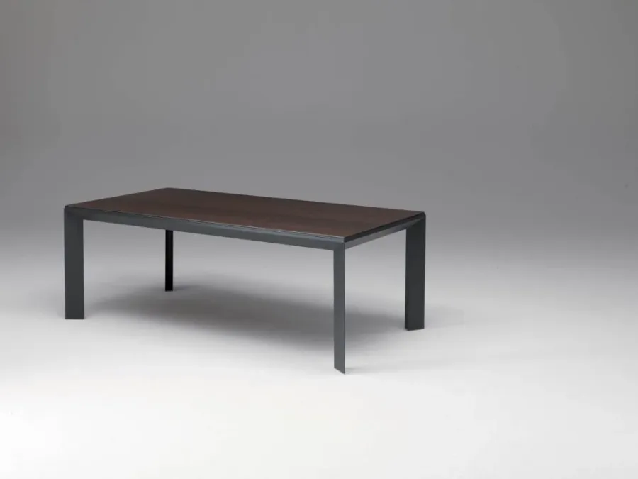 Borðstofuborð í iðnaðarstíl