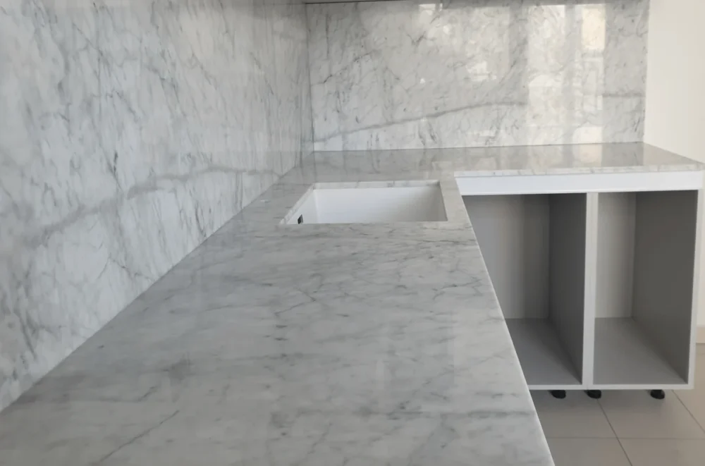 Carrara marmari í innréttingum